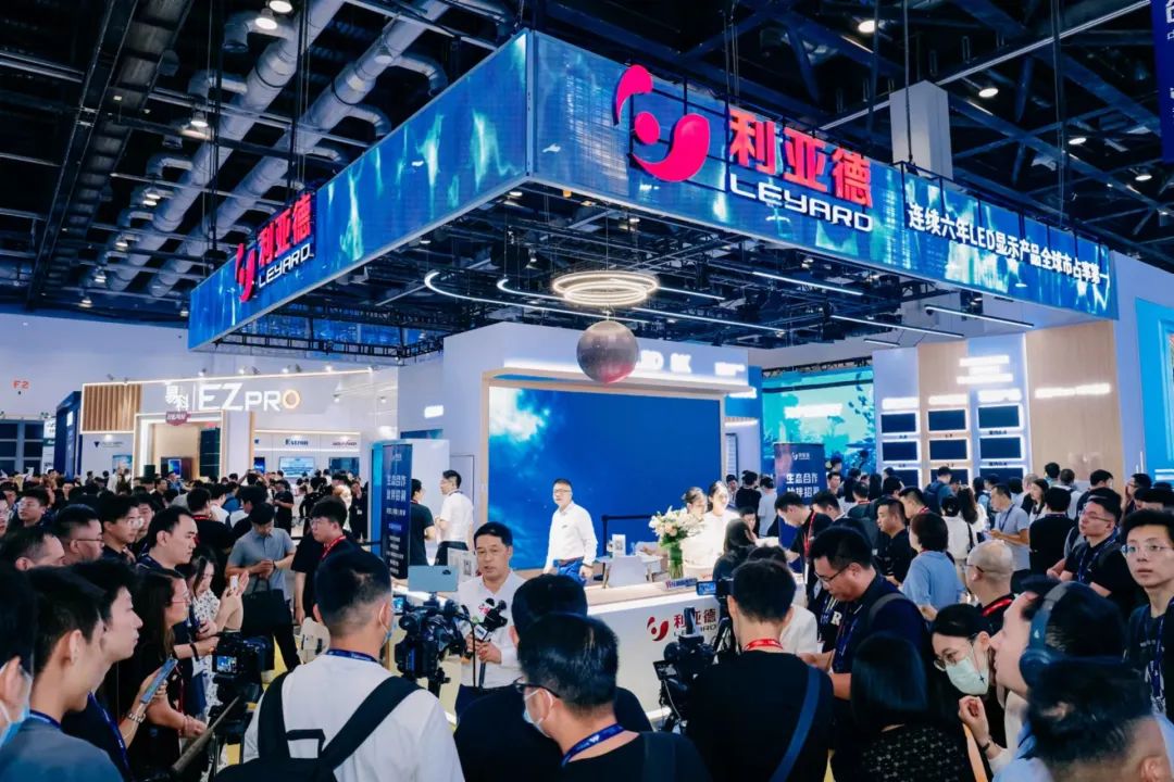 “AI+智能显示”引领未来 金年金字招牌新品InfoComm展大放异彩