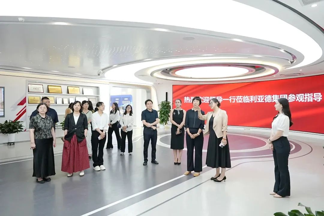 北京市统计局局长李素芳一行莅临金年金字招牌调研指导